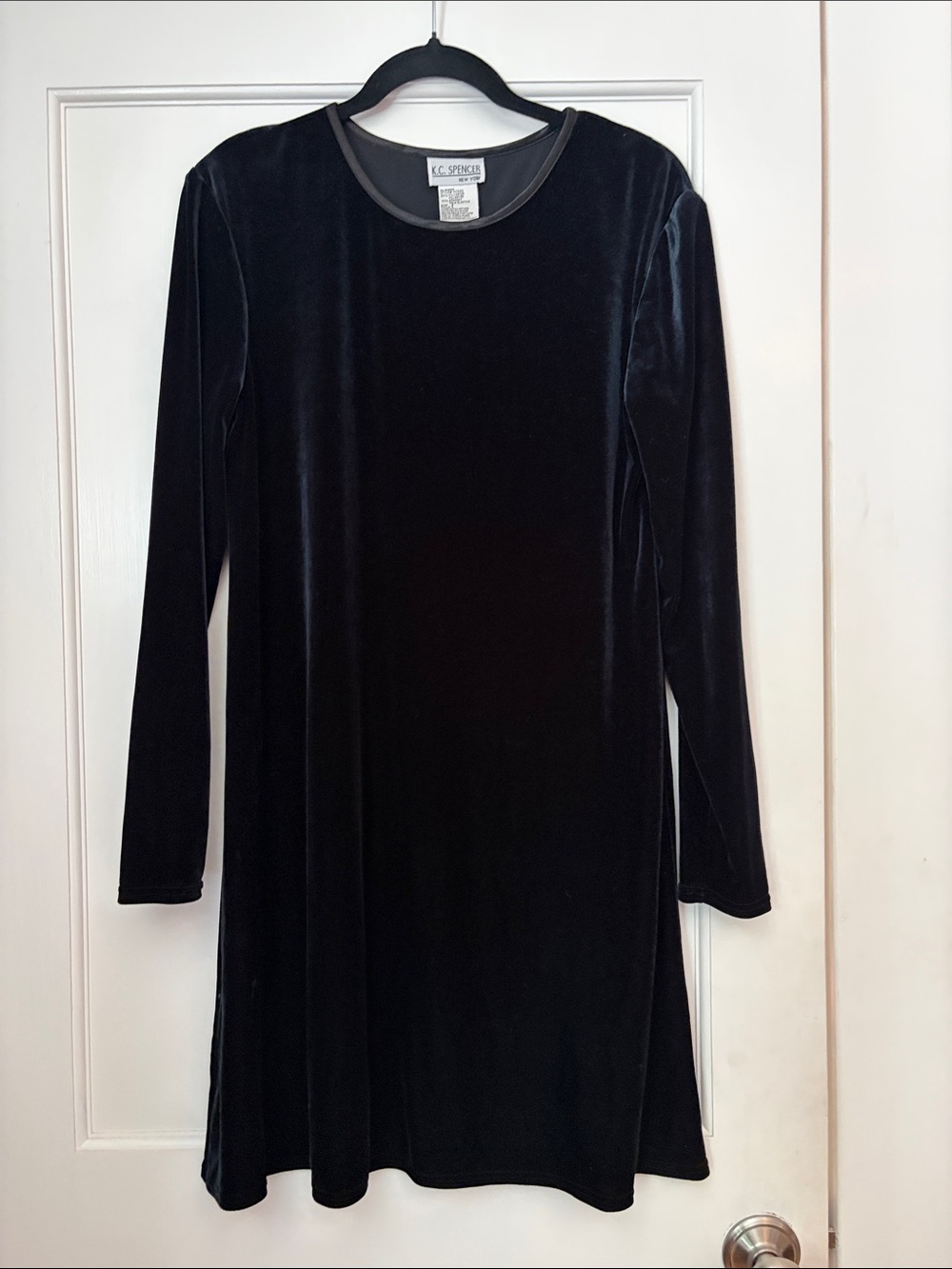 Vintage Black Velvet Long-Sleeve Shift Dress Goth Witch Dark Academia N1